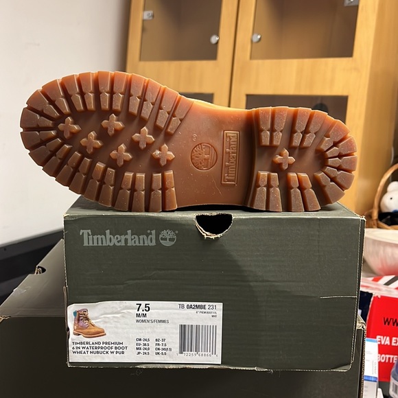 Brand new Timberlands - Picture 3 of 3